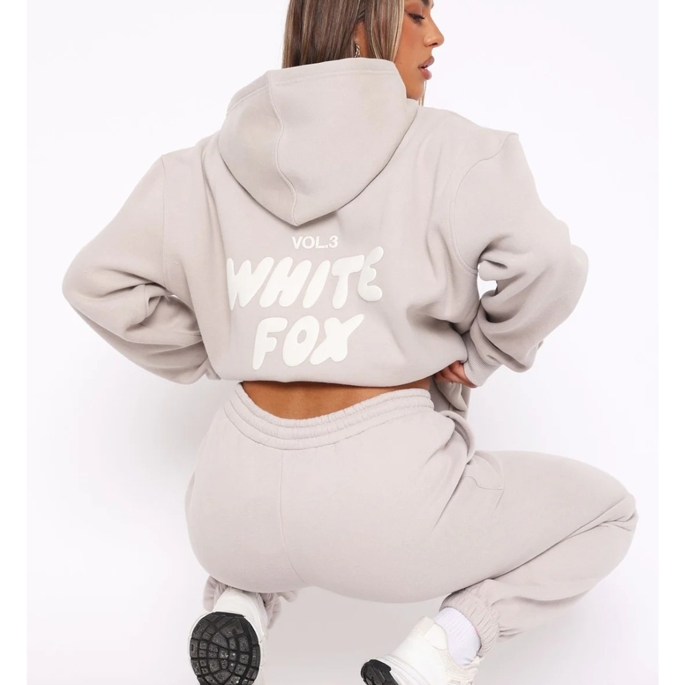 🤍White Fox🤍 Boutique Cream Hoodie - Picture 3 of 4